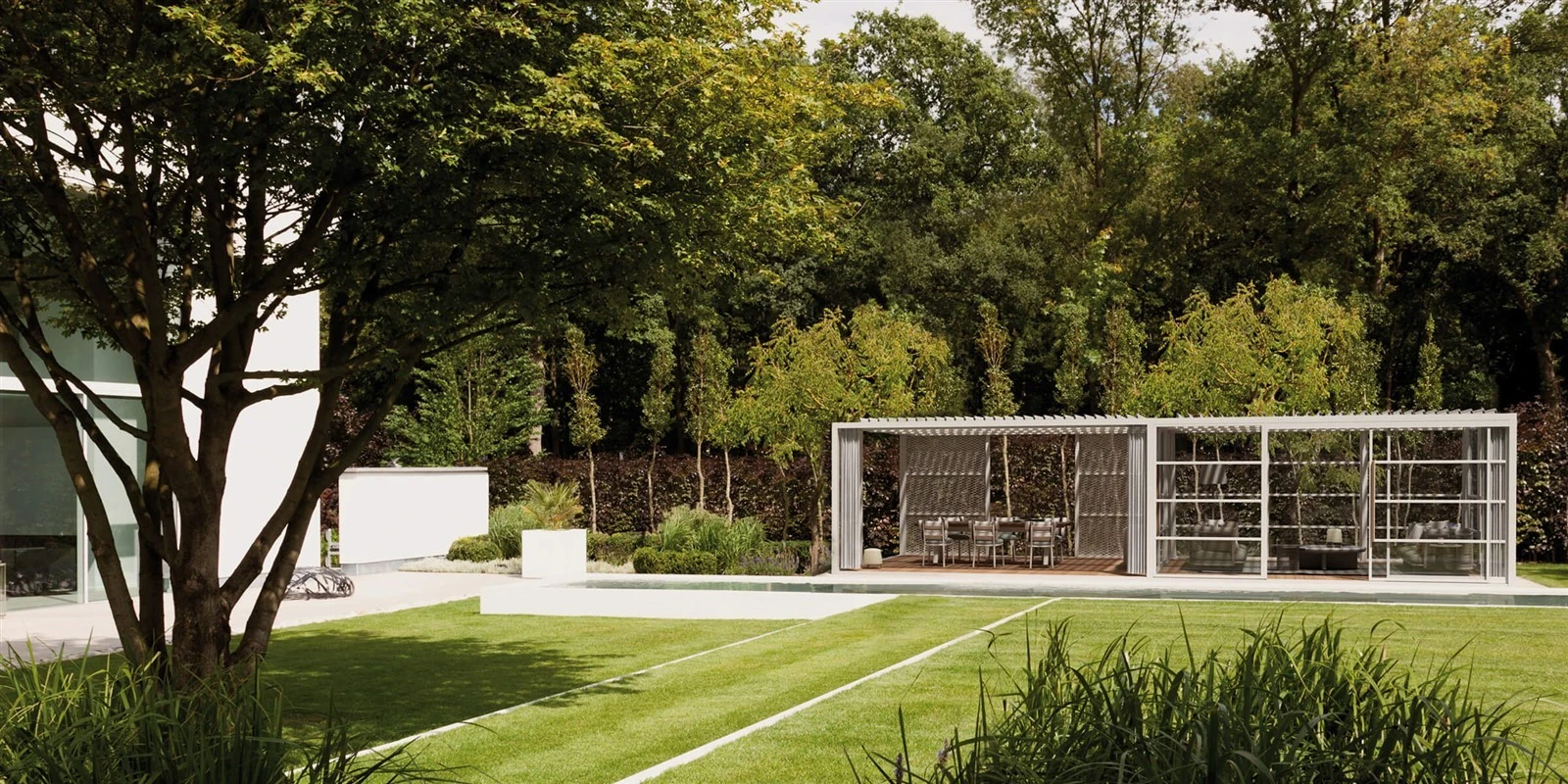 Aluminum Pergola UV Fade Resistance: Will It Yellow or Fade?