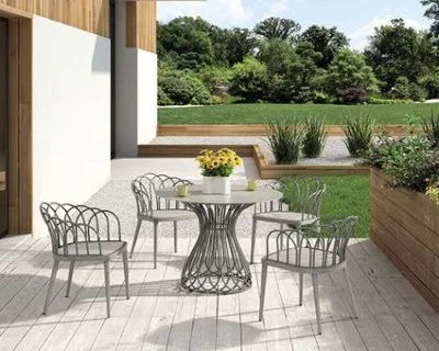 Udendørs spisebord og stole